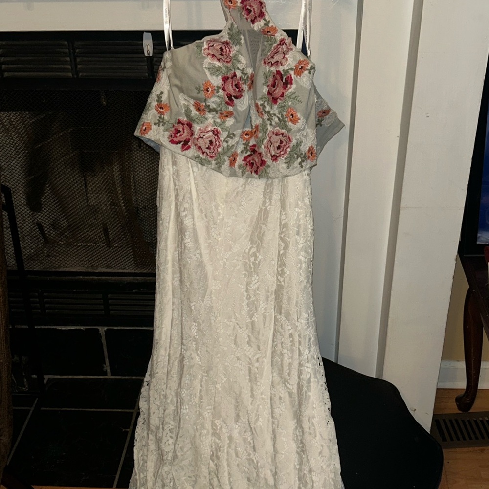Sherri Hill White Lace Two-Piece Dress with Floral Embroidery